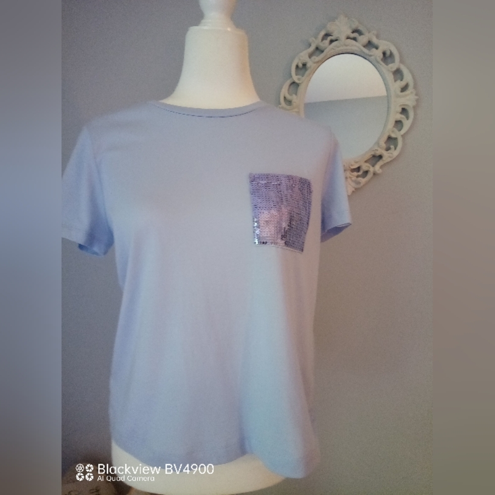 NWT DKNY light blue top with sequence pocket - small